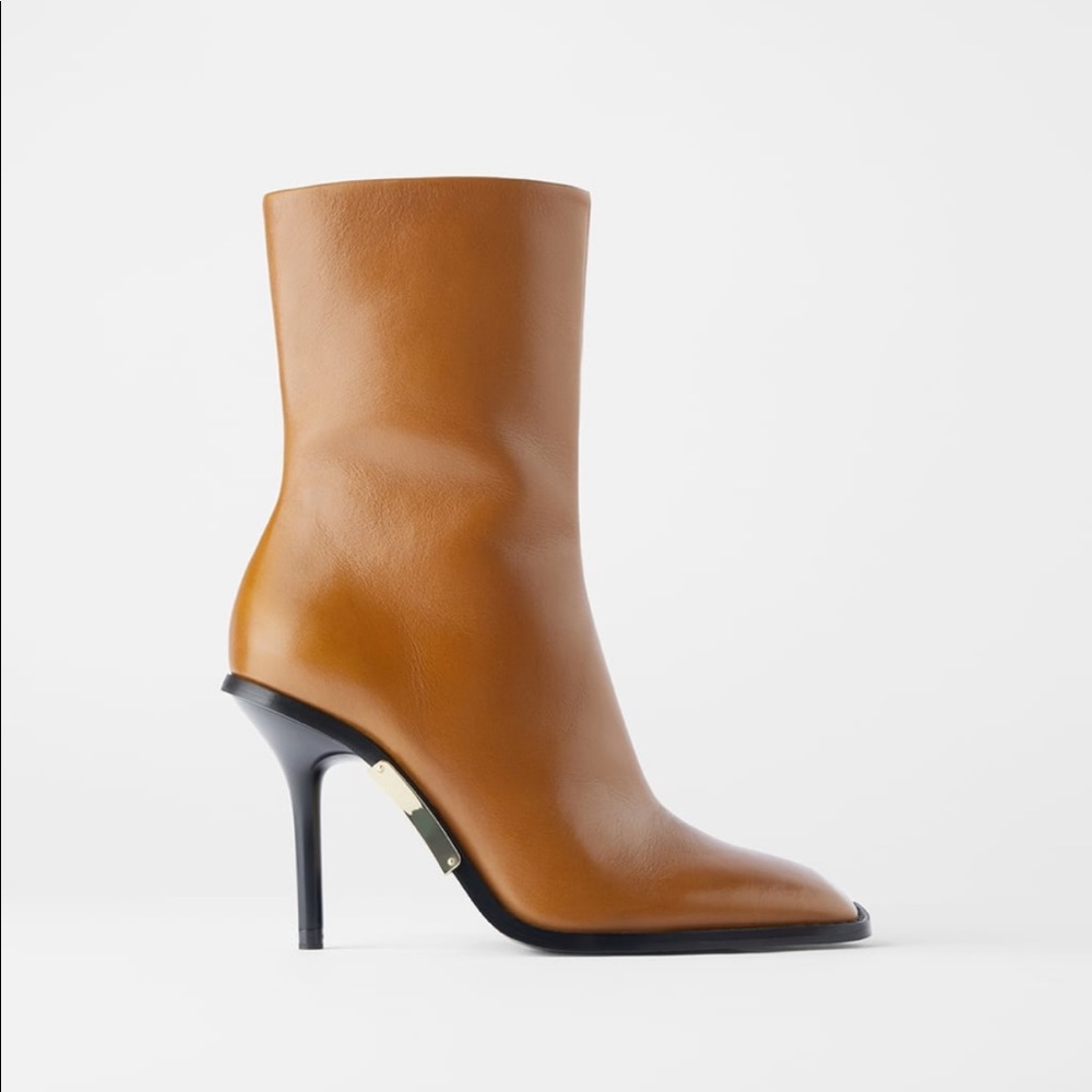 Heeled Leather Square Toe Boots
